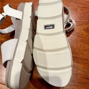 Beautiful Off-White Sandals